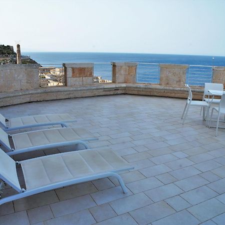 Castello Tafuri Hotel Portopalo Di Capo Passero Eksteriør billede
