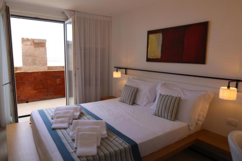 Castello Tafuri Hotel Portopalo Di Capo Passero Eksteriør billede