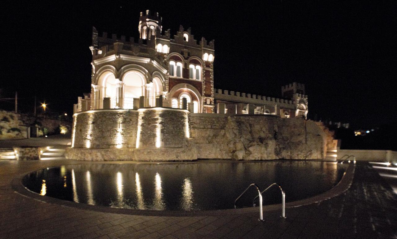 Castello Tafuri Hotel Portopalo Di Capo Passero Eksteriør billede