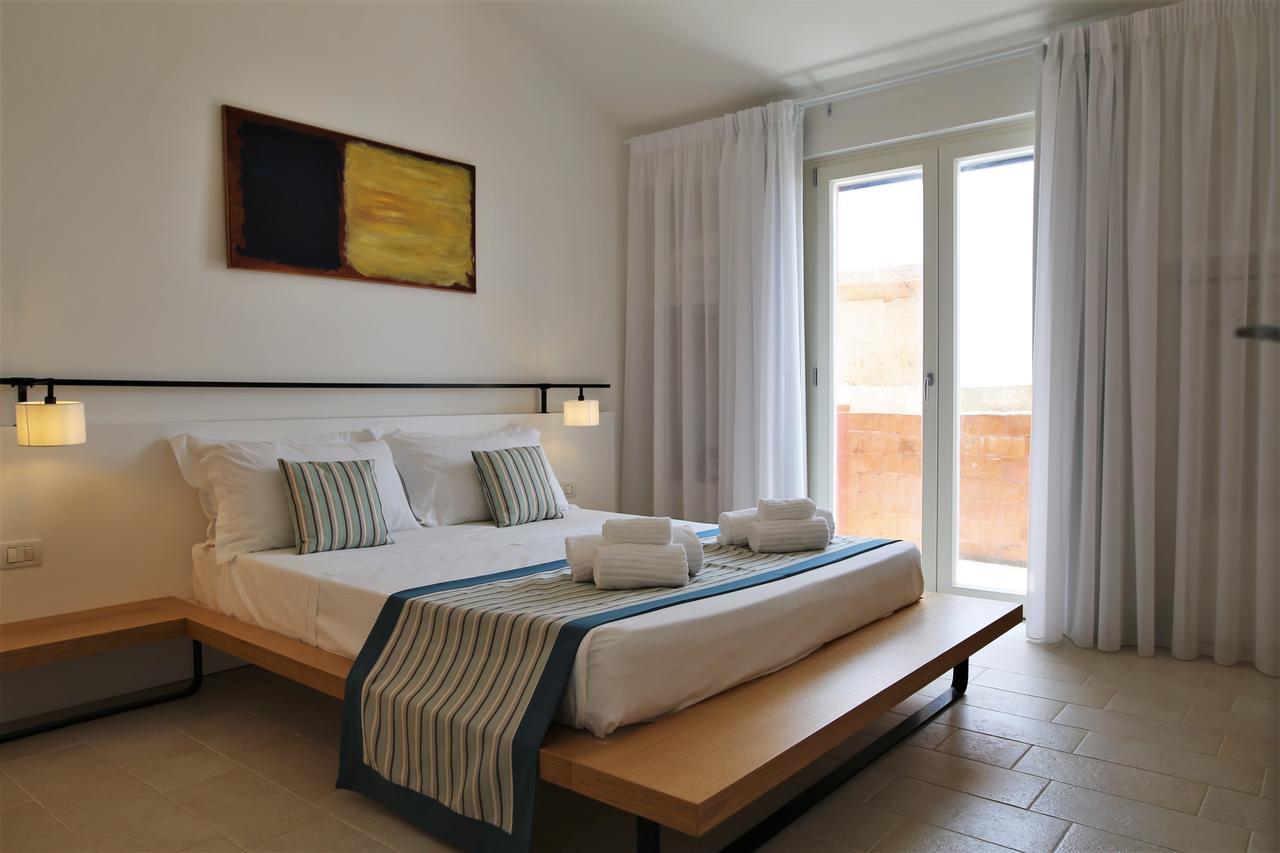 Castello Tafuri Hotel Portopalo Di Capo Passero Eksteriør billede